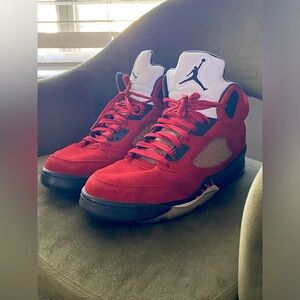 Jordan 5 Raging Bull